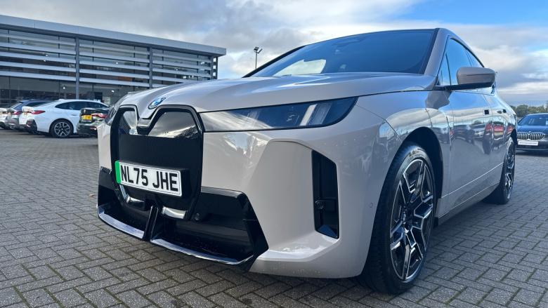 BMW iX 300kW xDrive45 M Sport 101kWh 5dr Auto [Pro Pack] Electric Estate